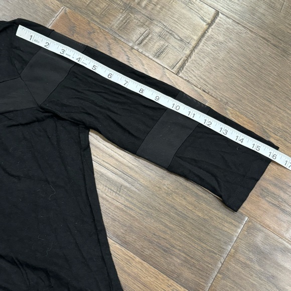 PLEIONE Mid Sleeve Top - Picture 10 of 11